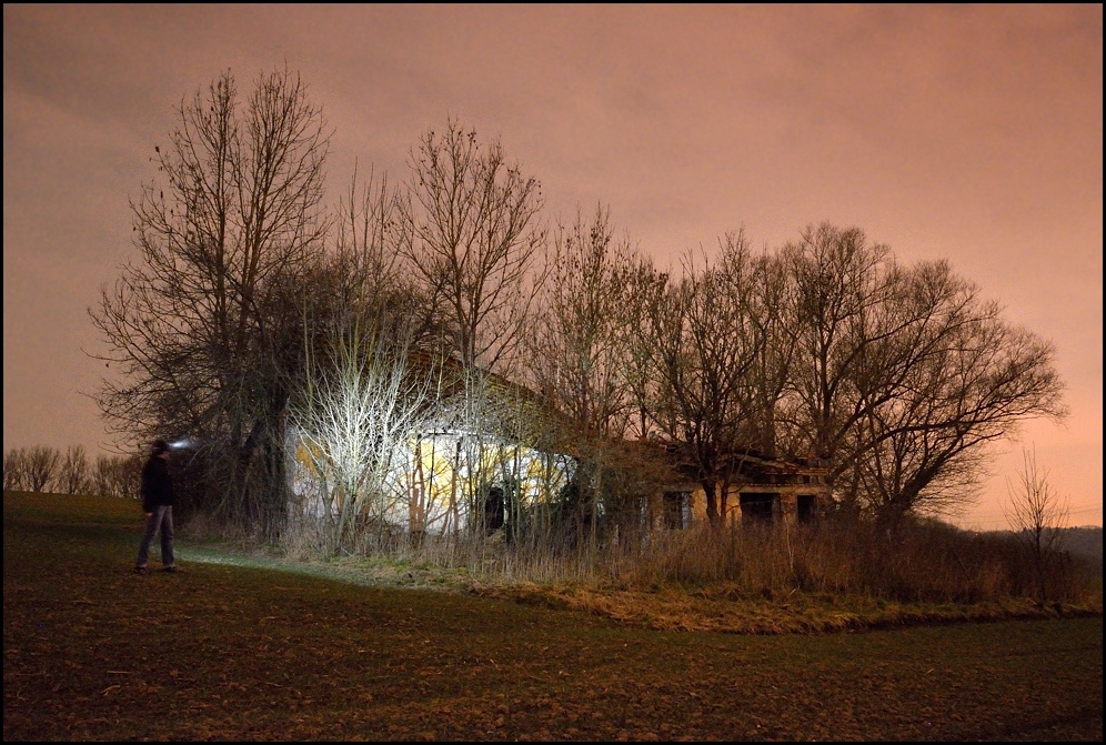 Nachts beim Hexenhaus