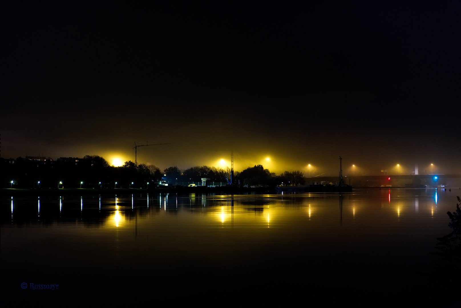 Nachts Donau Nebel