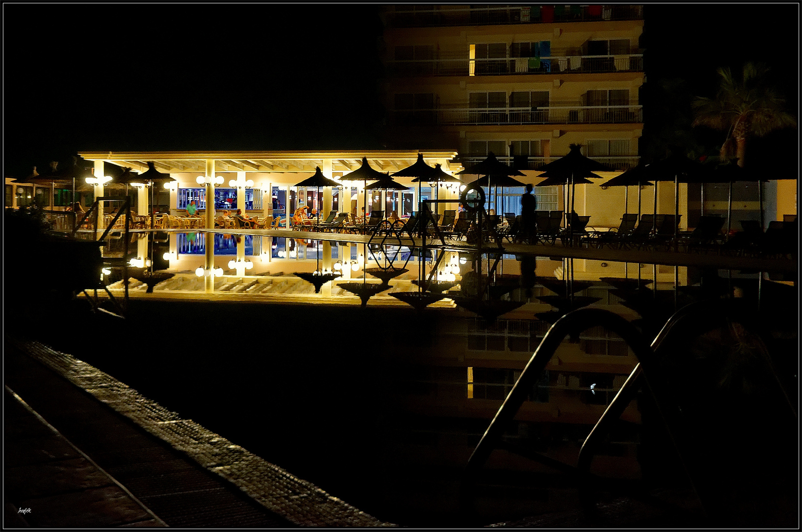 ...nachts gehört der Pool mir...