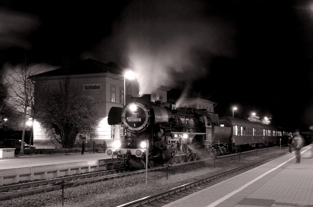 Nachts im Bahnhof Schladen (Niedersachsen)