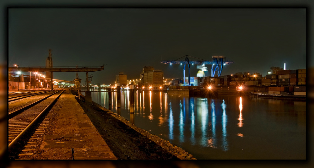 Nachts im "Containerhafen"...