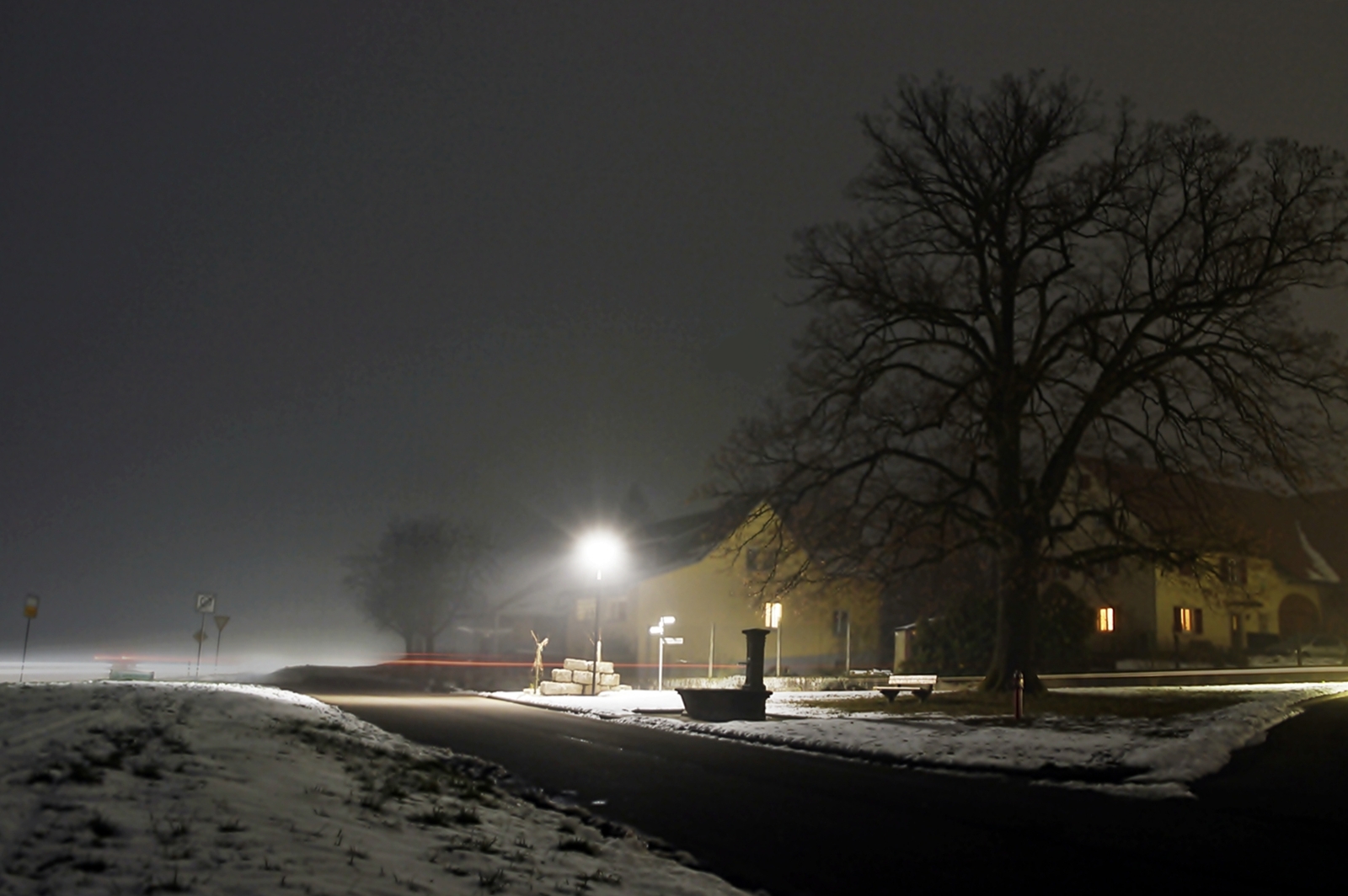 Nachts im Dorf ~ Winter - Nebel