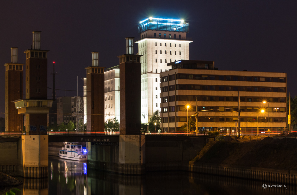 ... nachts im Duisburger Hafen