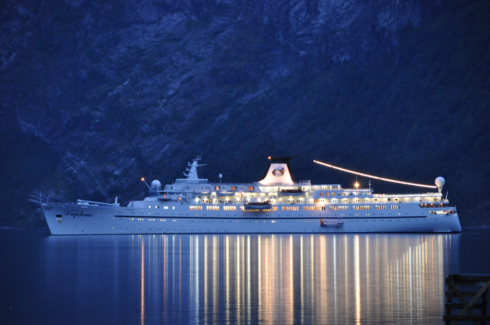 Nachts im Geirangerfjord