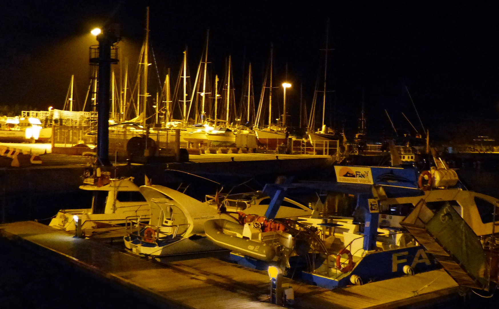 Nachts im Hafen I