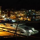 Nachts im Hafen von Bodø