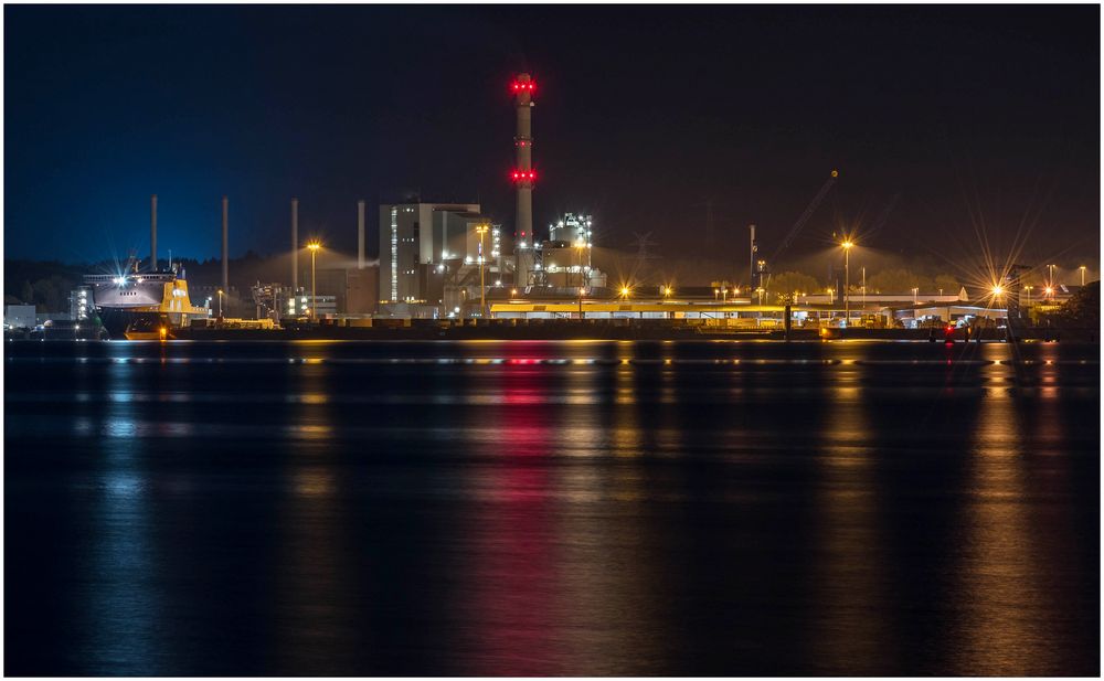 Nachts im Kieler Hafen