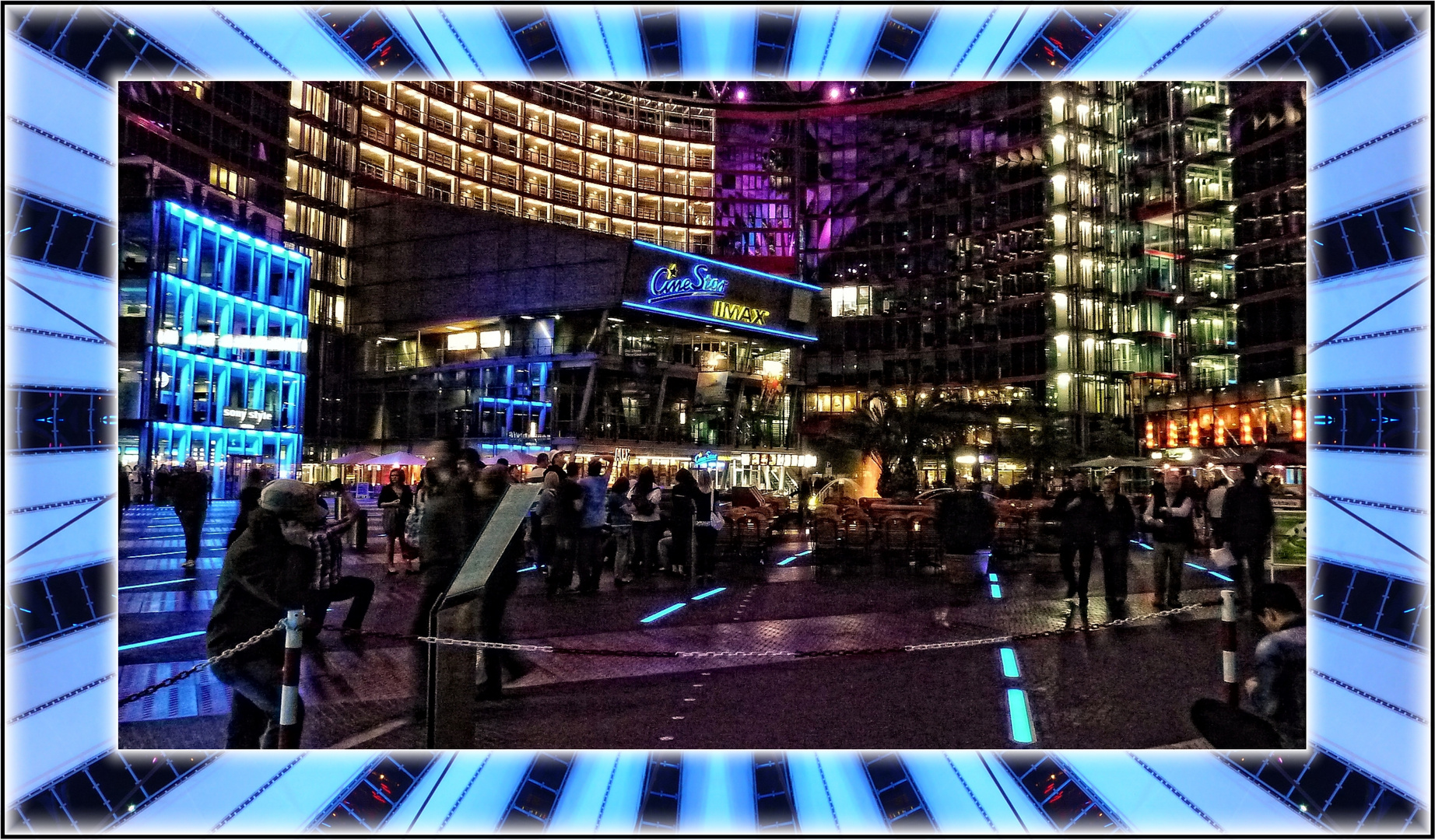 Nachts im Sony Center in Berlin