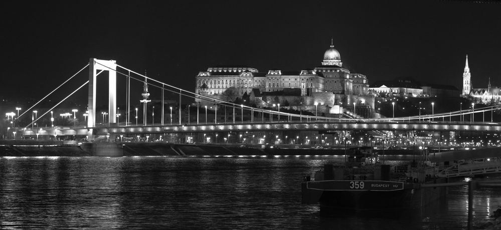 ~ Nachts in Budapest ~