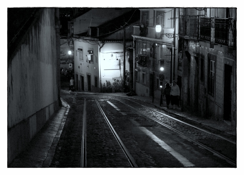 nachts in den Straßen der Alfama....