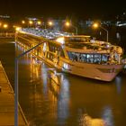 Nachts in der Donau-Schiffsschleuse