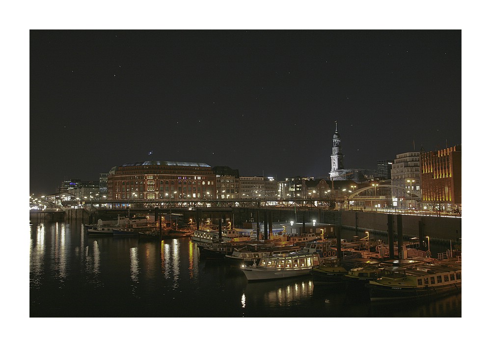 * Nachts in der Speicherstadt *