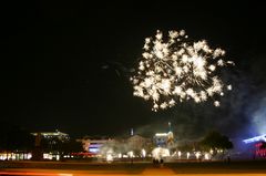 Nachts in Kassel Feuerwerk beim Midnight Shopping