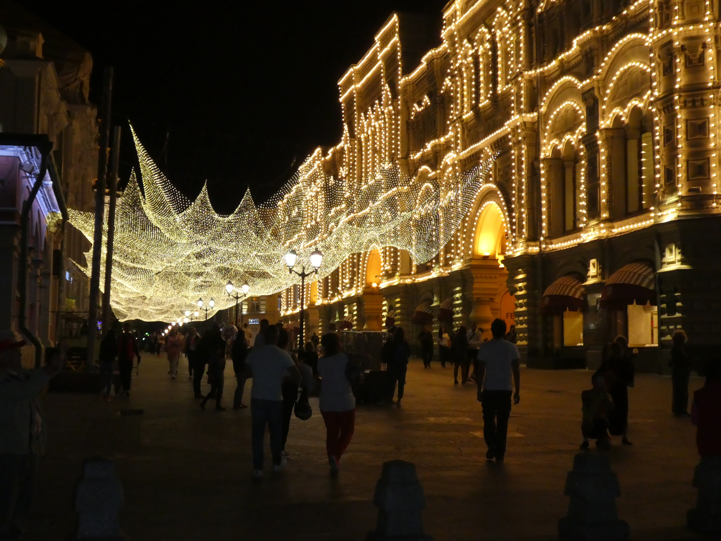 Nachts in Moskau beim Kaufhaus GUM