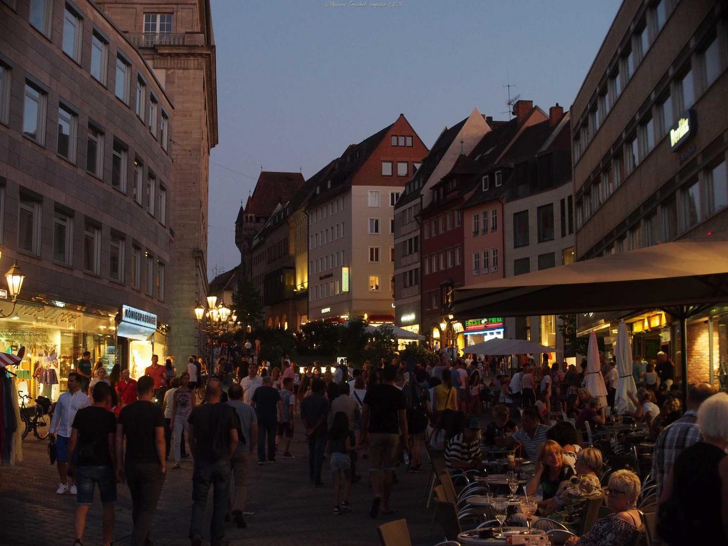 nachts in Nürnberg - Sommer in der Stadt
