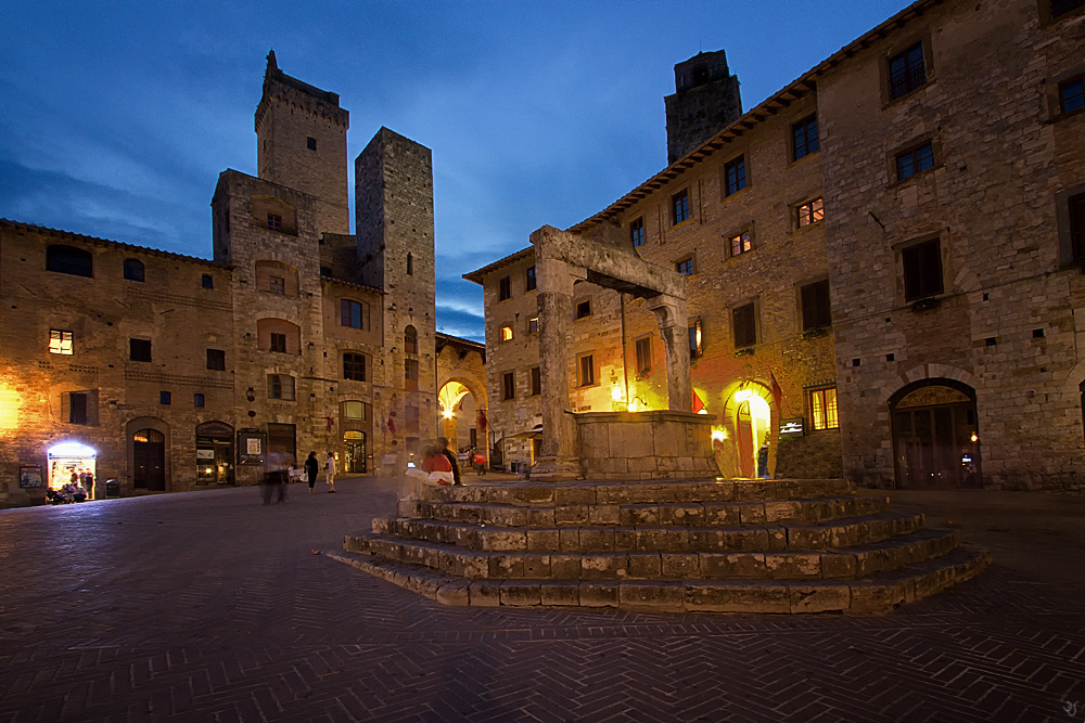 Nachts in San Gimignano