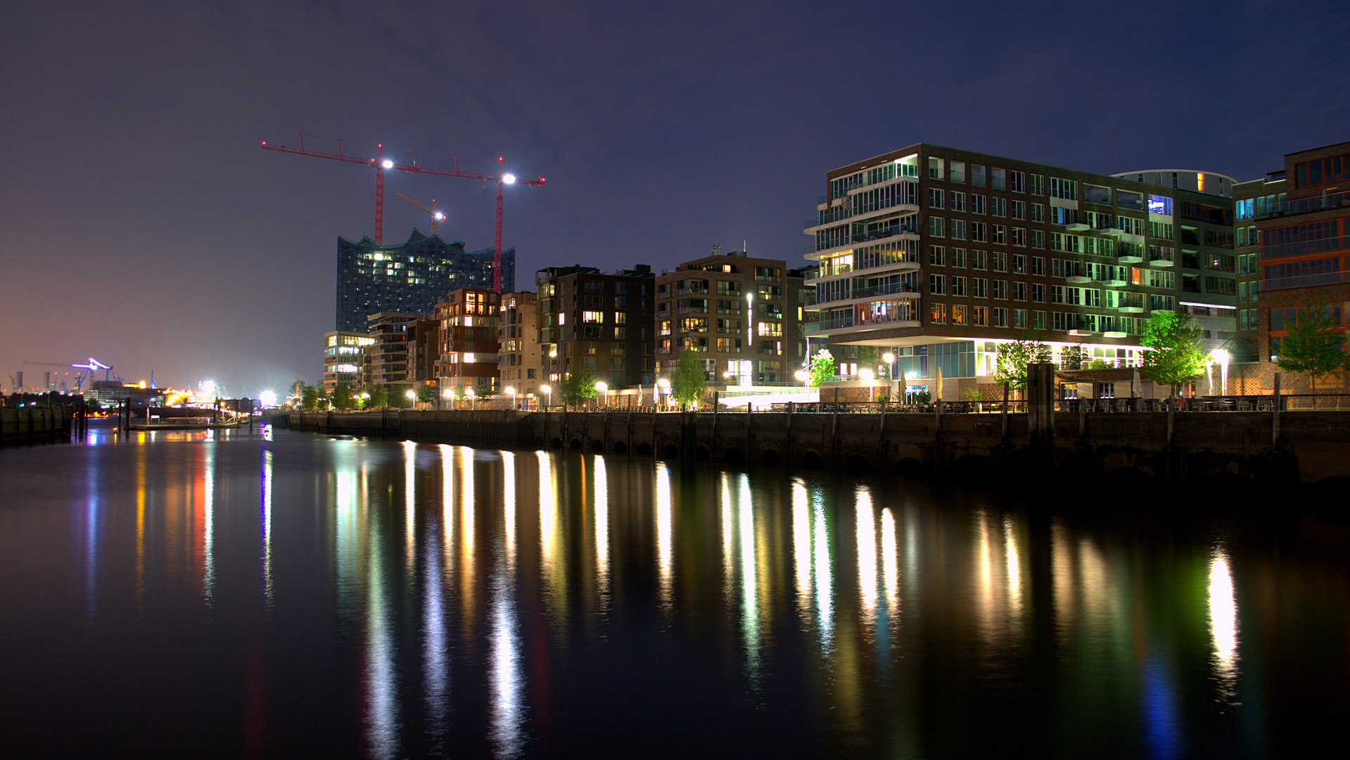 Nachts um 1 Uhr in der Hamburger Hafencity