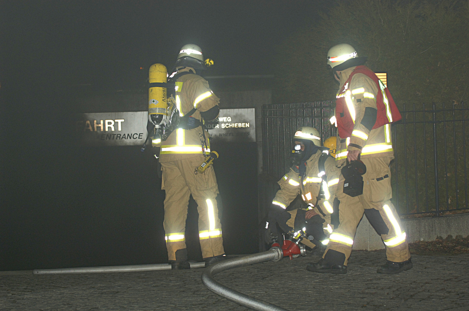 Nachts um 2.15 Uhr im Kampf gegen Feuer und Rauch