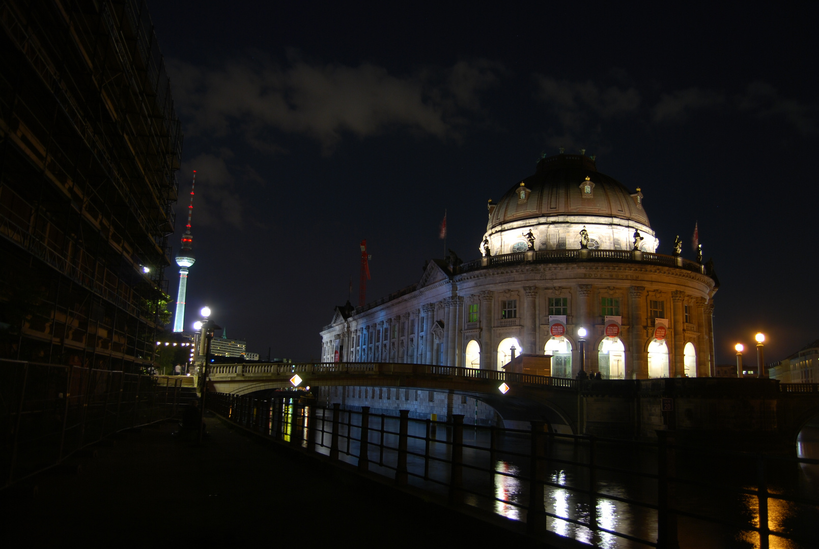 Nachts vor dem Museum