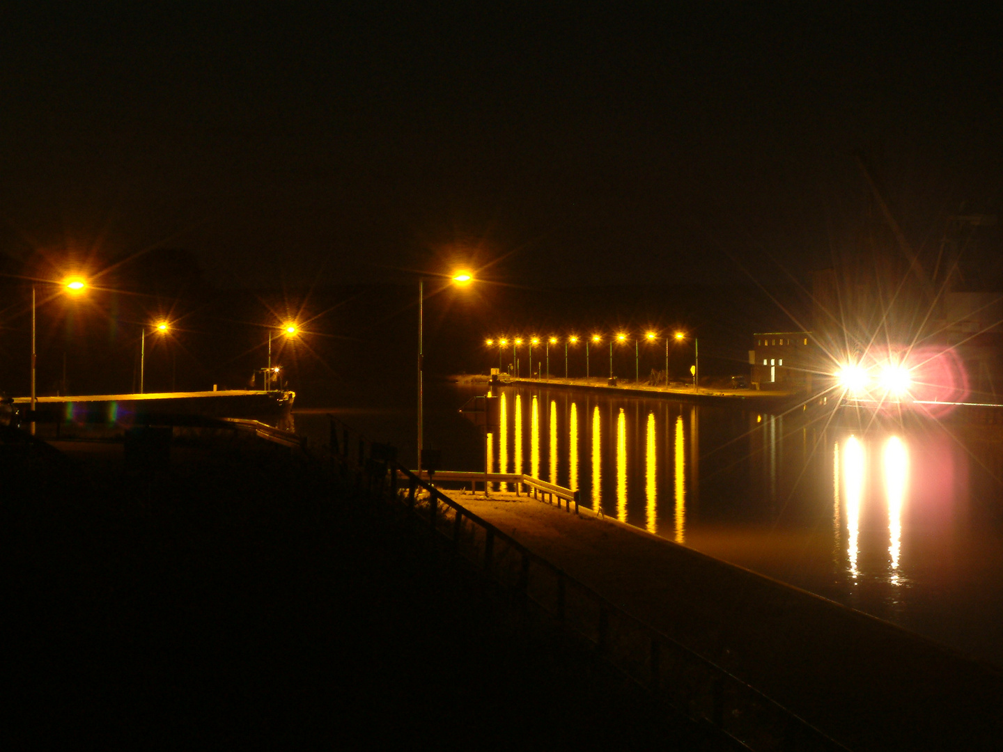 Nach(t)sicht am Hafen