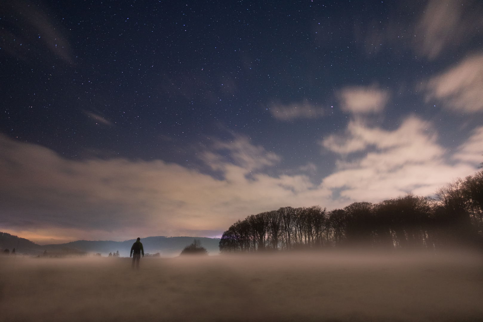 Nachtspaziergang im Nebel