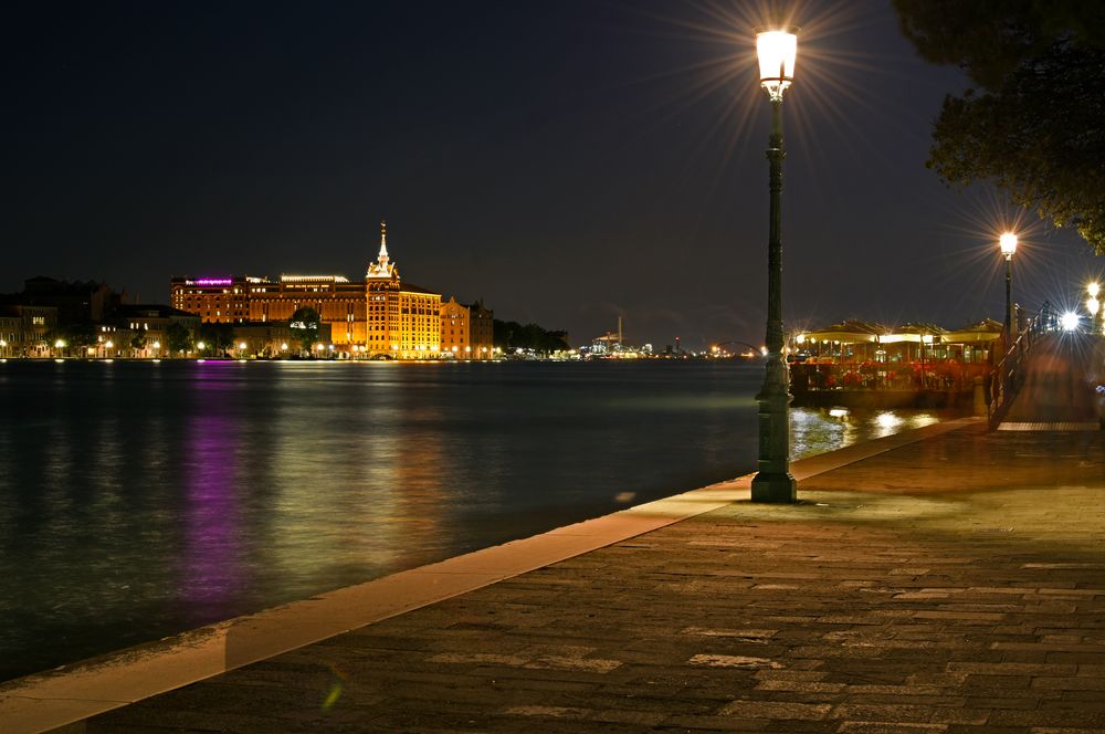 Nachtspaziergang in Venedig