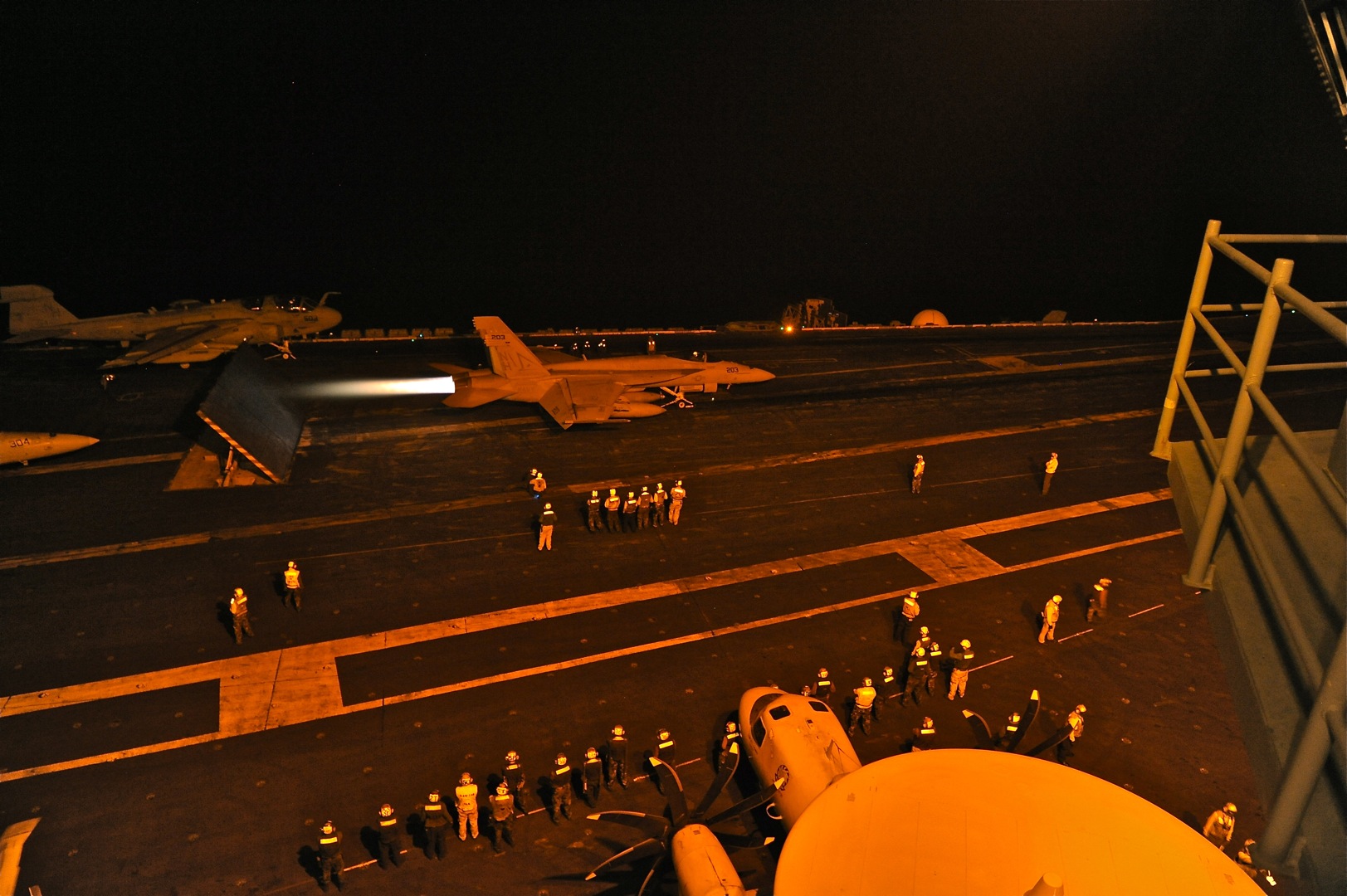 Nachtstart auf der USS NIMITZ