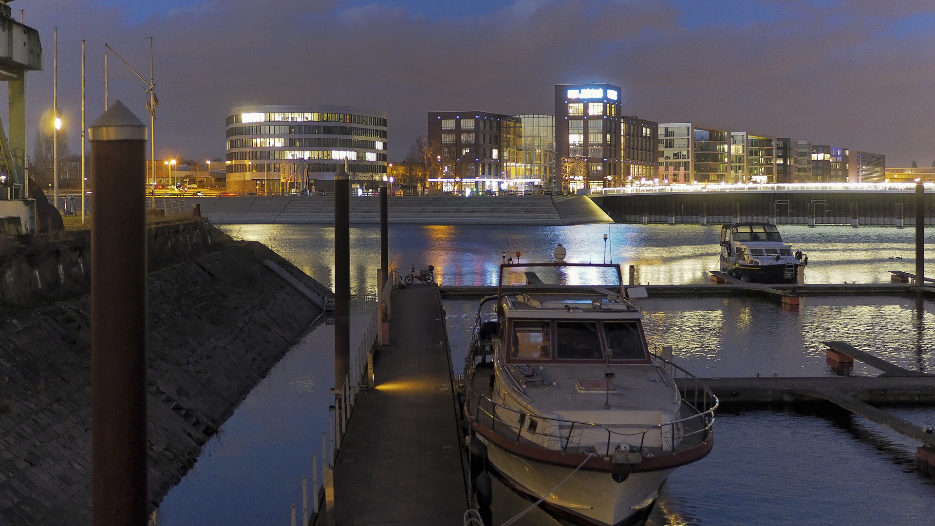 Nachtstimmung in der Marina Duisburg