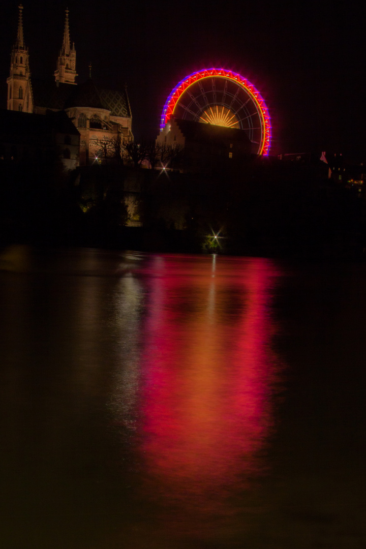 Nachtstimmung mit Basler Münster während der Herbstmesse 2012