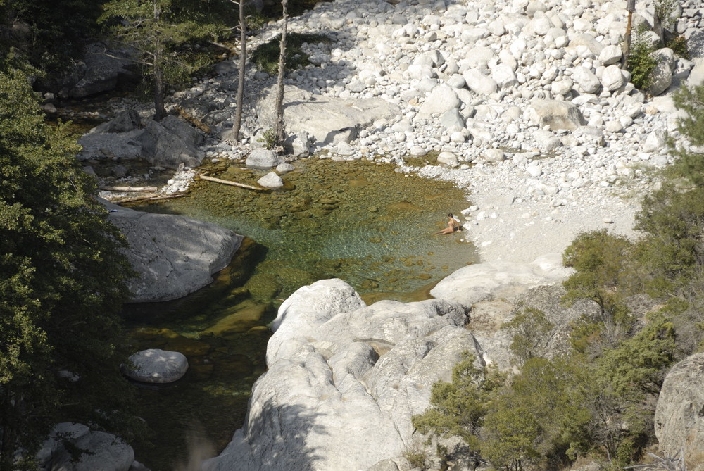 Nackedei im Tavignano-Tal