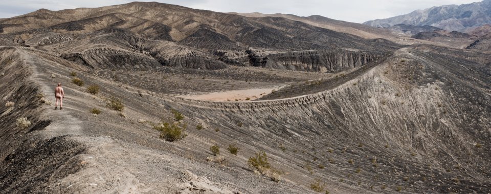 Nackt im Death Valley