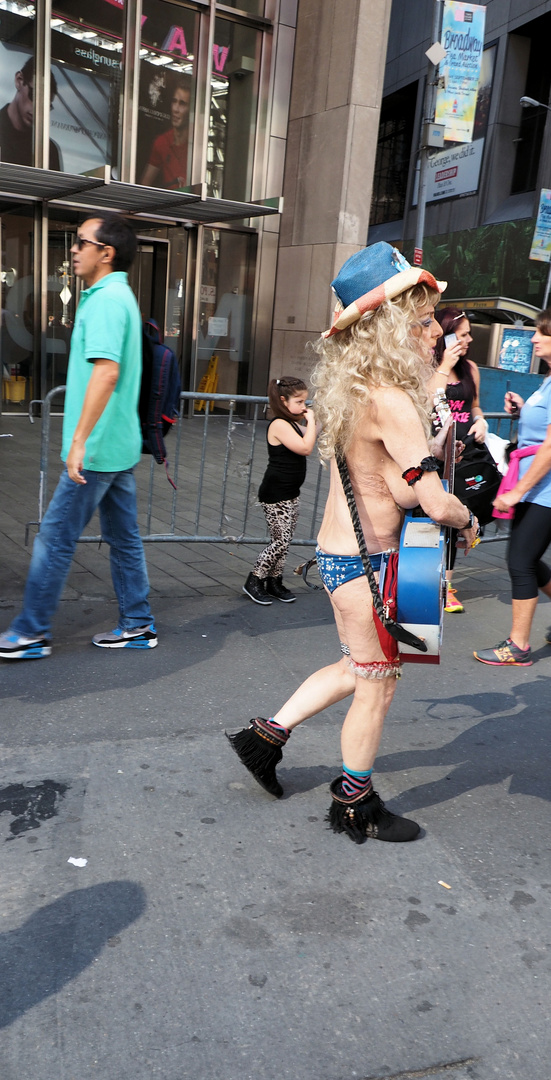 Nackte Tatsachen am Times Square