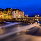 Nadelwehr in Luzern zur blaue Stunde