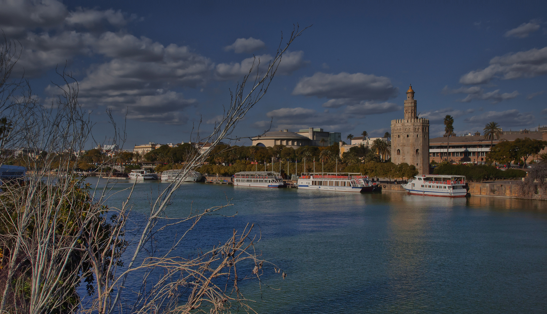 NADIE LLORE POR MI.... (Dedicada a la ciudad de SEVILLA)