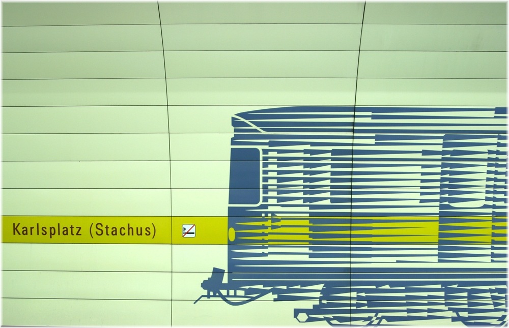 nächster Halt: "Karlsplatz Stachus....."