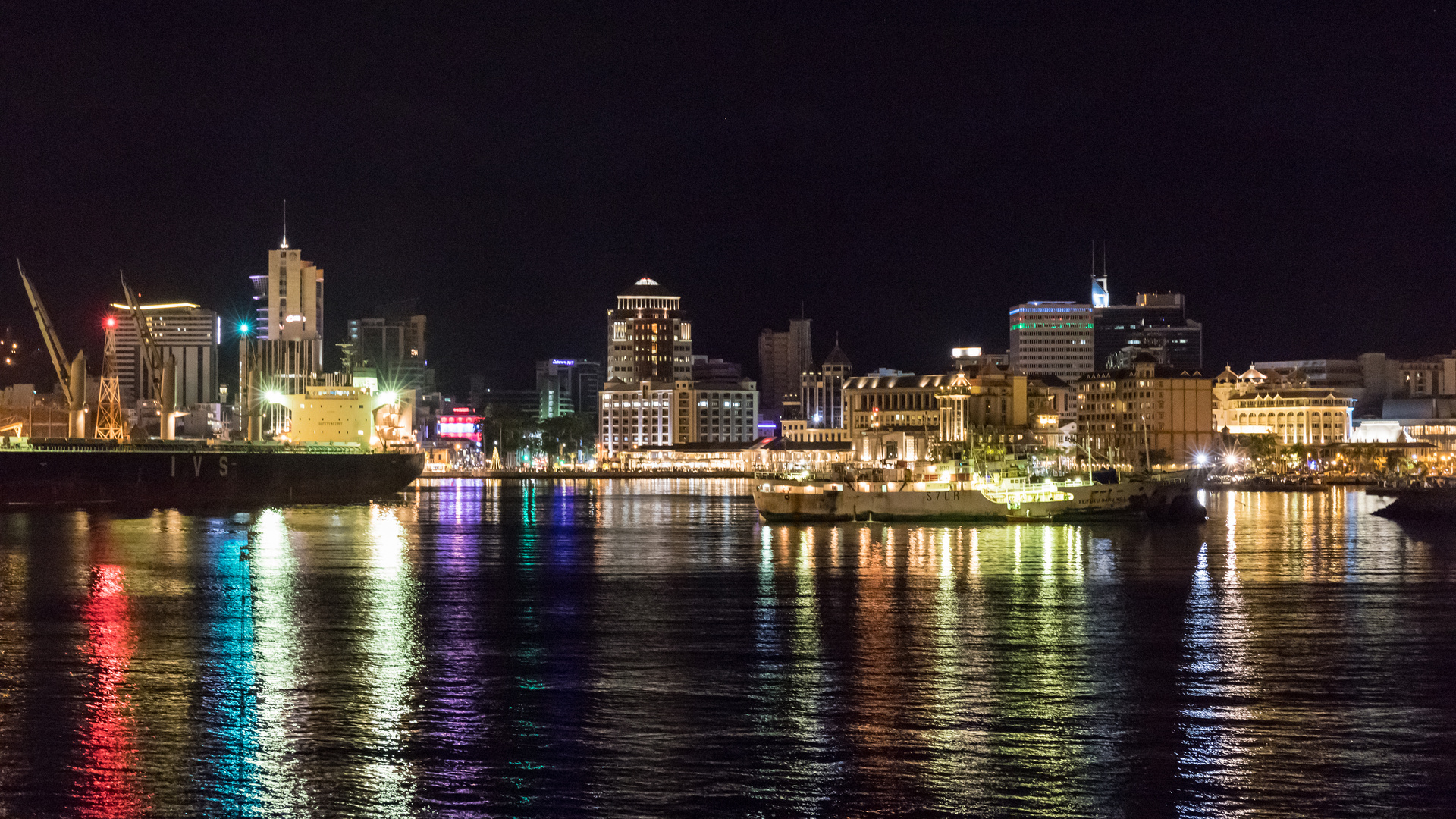 Nächtliche Ankunft in Port Louis