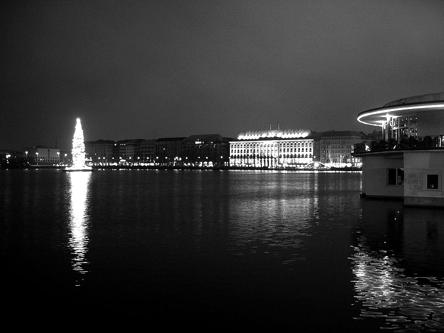 Nächtliche Binnenalster im Advent 2003