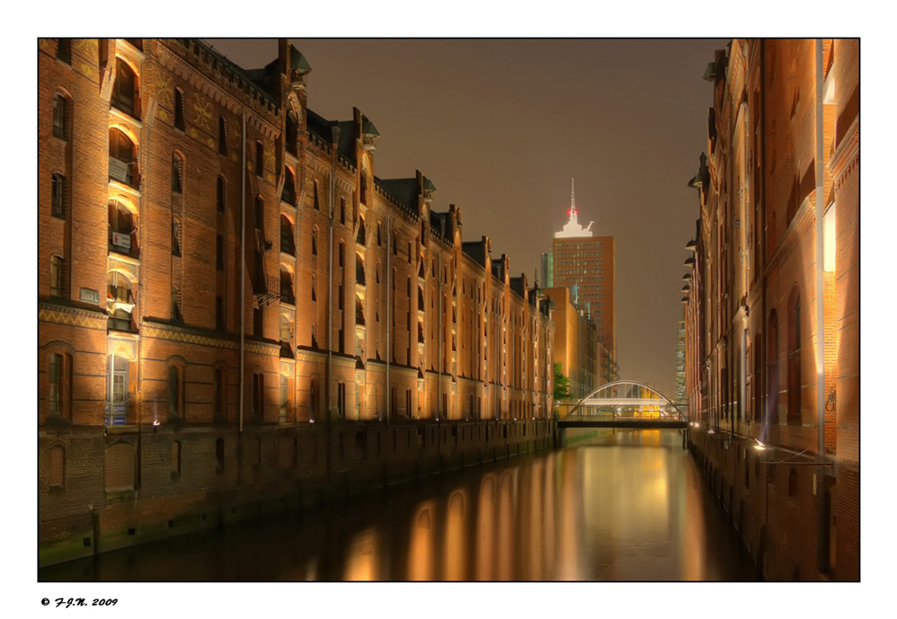 *Nächtliche Speicherstadt*