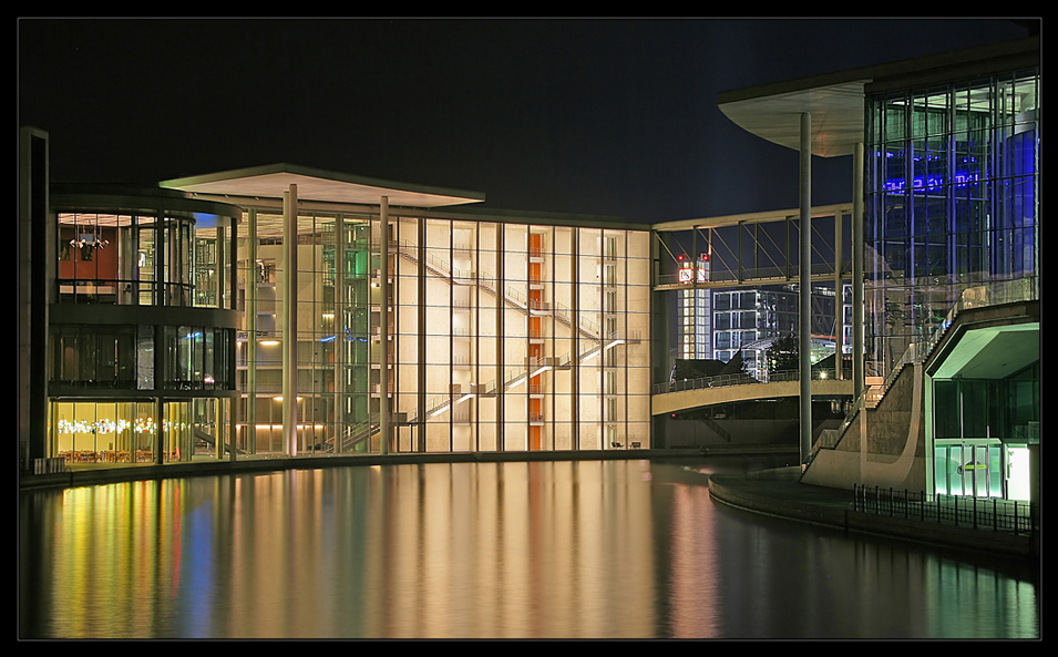 Nächtliche Spiegelung in der Spree