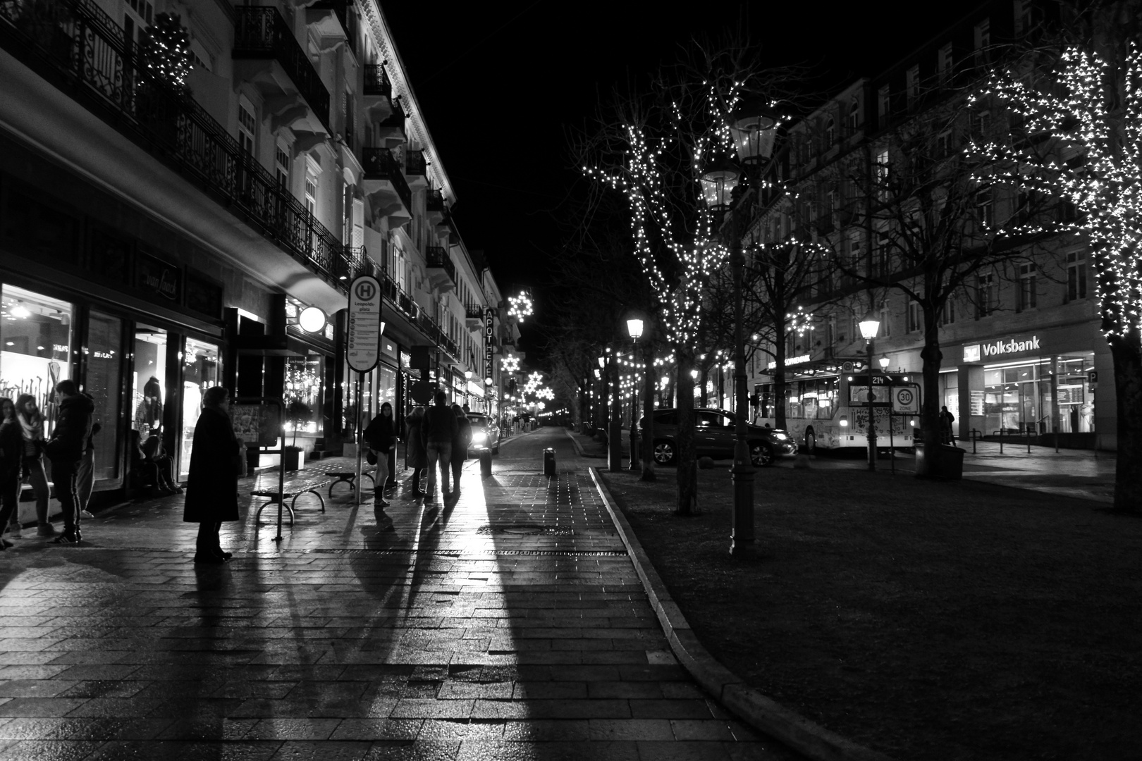 nächtliche Stadt im Advent