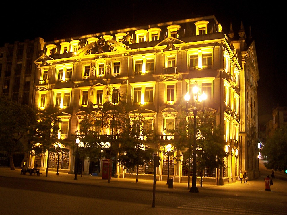 Nächtliche Stimmung im Zentrum der Altstadt von Porto