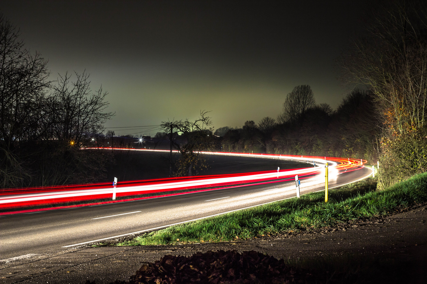 Nächtliche Straße