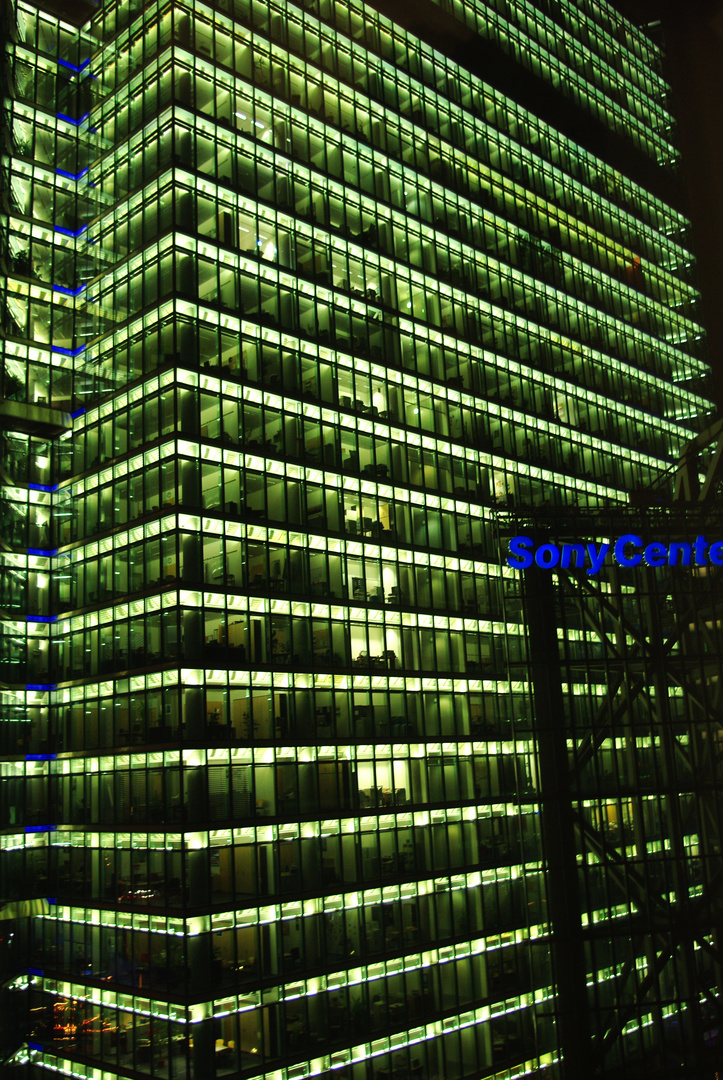 nächtlicher Blick auf das Sony Center