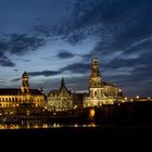 nächtlicher Blick auf die Hofkirche Dresden