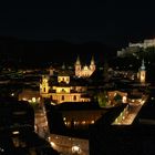 Nächtlicher Blick auf die Salzburger Altstadt