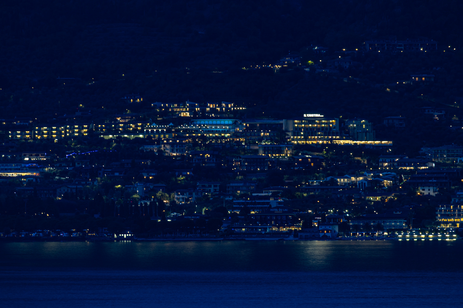 Nächtlicher Blick nach Limone sul Garda