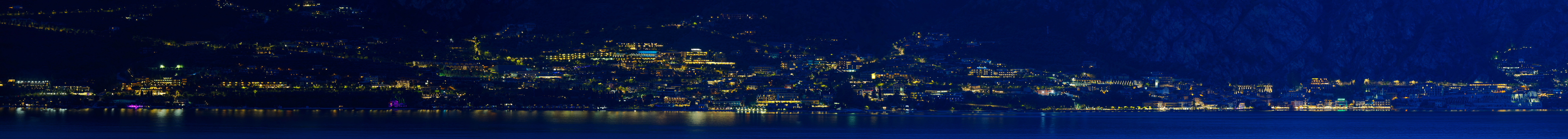 Nächtlicher Blick nach Limone sul Garda