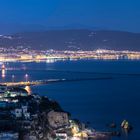 Nächtlicher Blick von Raito auf Vietri Sul Mare und Salerno