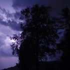 Nächtlicher Blitz in den Wolken