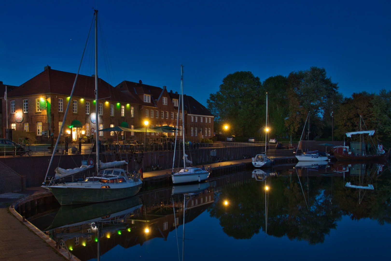 Nächtlicher Hafen Hooksiel